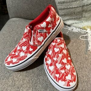 Girls Heart Red Vans size 4. Never worn